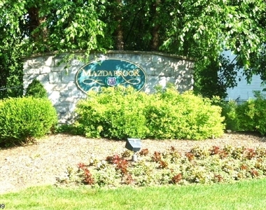 223 Emily Pl - Photo Thumbnail 34