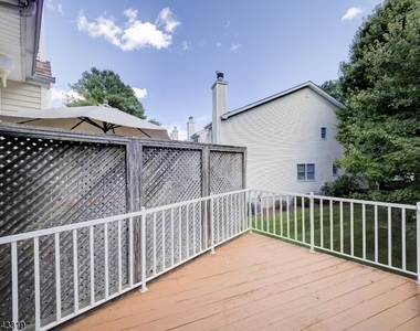 223 Emily Pl - Photo Thumbnail 32