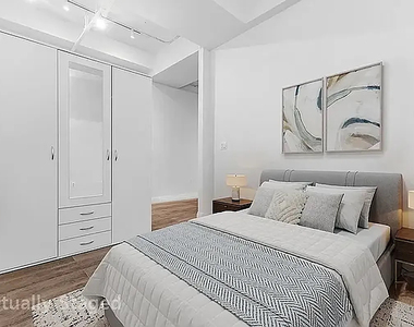 255 West 36th Street - Photo Thumbnail 4