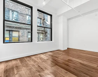 255 West 36th Street - Photo Thumbnail 6