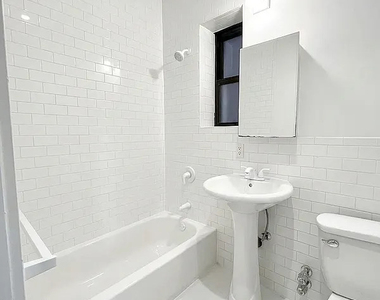 338 East 55th Street - Photo Thumbnail 4