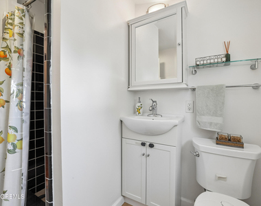 207 Stoughton Avenue - Photo Thumbnail 19