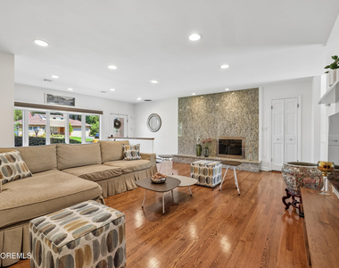 207 Stoughton Avenue - Photo Thumbnail 3