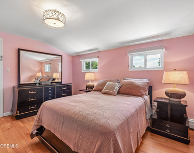 207 Stoughton Avenue - Photo Thumbnail 16