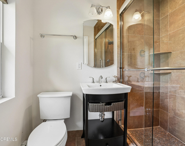 207 Stoughton Avenue - Photo Thumbnail 9