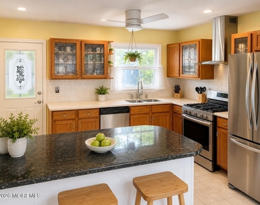1413 Cypress Street - Photo Thumbnail 2