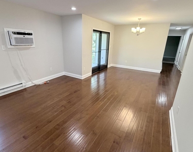 35 Amberly Drive - Photo Thumbnail 5