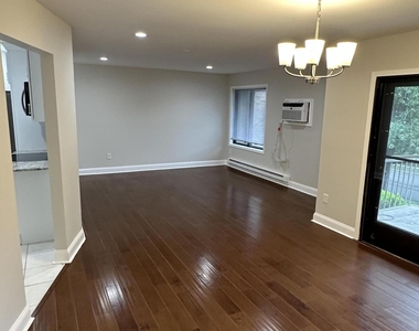 35 Amberly Drive - Photo Thumbnail 2