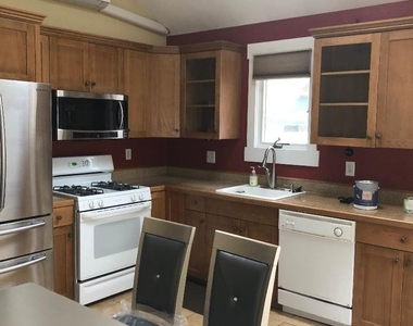 329 Wells Avenue - Photo Thumbnail 10