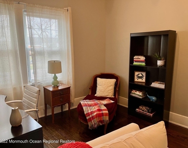 216 Main Street - Photo Thumbnail 9