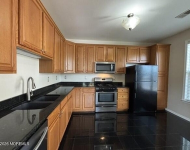 671 Saint Andrews Place - Photo Thumbnail 7