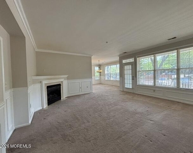 671 Saint Andrews Place - Photo Thumbnail 5