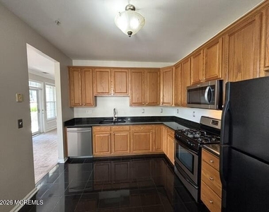 671 Saint Andrews Place - Photo Thumbnail 10
