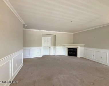 671 Saint Andrews Place - Photo Thumbnail 4