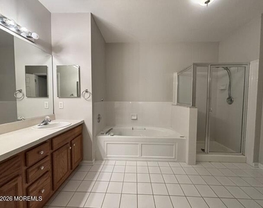 671 Saint Andrews Place - Photo Thumbnail 14