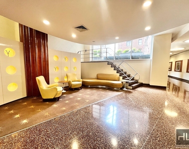 East 79th Street - Photo Thumbnail 11