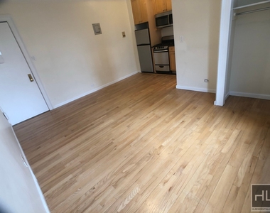 West 13 Street - Photo Thumbnail 6