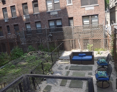 East 89 Street - Photo Thumbnail 10
