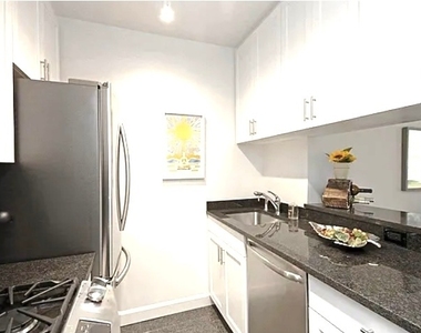 East 56th Street - Photo Thumbnail 2