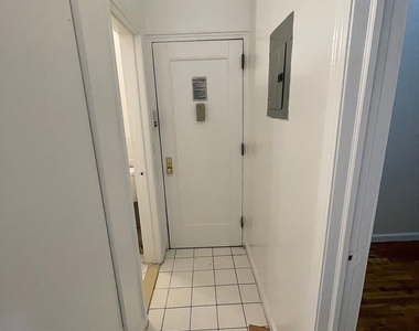2 Avenue - Photo Thumbnail 8