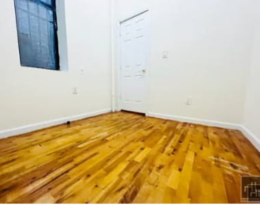 2 Avenue - Photo Thumbnail 2