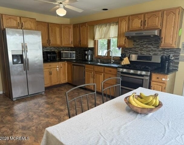 2806 Johnson Street - Photo Thumbnail 11