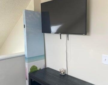 202 Carteret Avenue - Photo Thumbnail 6