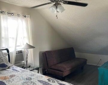 202 Carteret Avenue - Photo Thumbnail 13