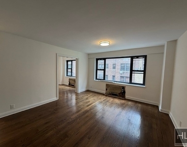 East 56 Street - Photo Thumbnail 2