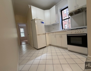 East 38 Street - Photo Thumbnail 2