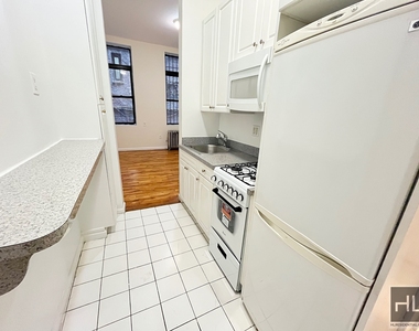 2 Avenue - Photo Thumbnail 1