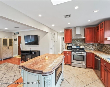 328 23rd Avenue - Photo Thumbnail 9