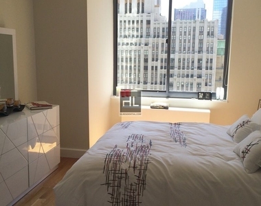 West 48th Street - Photo Thumbnail 2