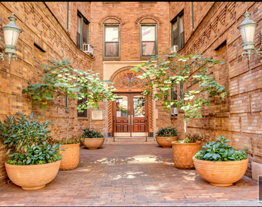 East 70 Street - Photo Thumbnail 5