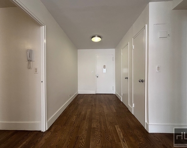East 63 Street - Photo Thumbnail 10