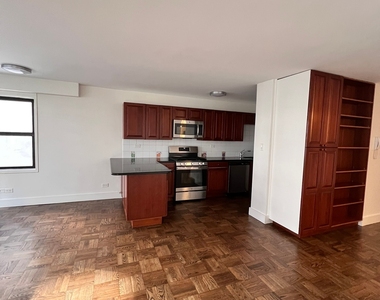East 63 Street - Photo Thumbnail 13