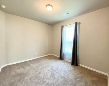 1602 Emerald Brook Drive - Photo Thumbnail 2