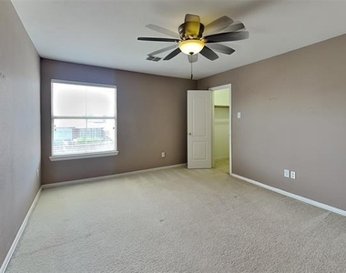 3910 Compton Drive - Photo Thumbnail 9