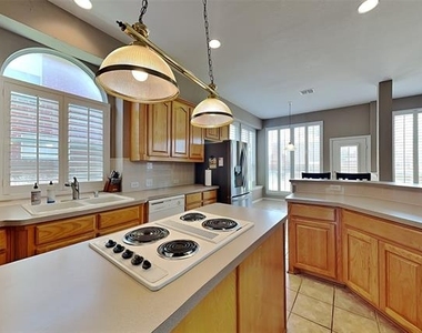 3910 Compton Drive - Photo Thumbnail 2