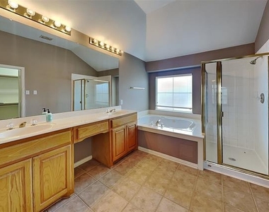 3910 Compton Drive - Photo Thumbnail 7