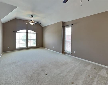 3910 Compton Drive - Photo Thumbnail 6