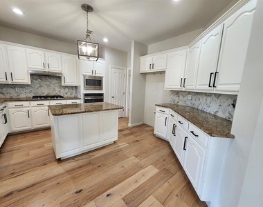 1808 Hidden Brook Trail - Photo Thumbnail 9