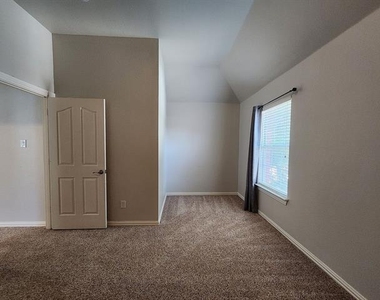 1808 Hidden Brook Trail - Photo Thumbnail 24