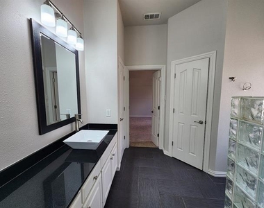 1808 Hidden Brook Trail - Photo Thumbnail 15