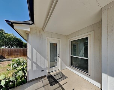 516 E Oak Street - Photo Thumbnail 15