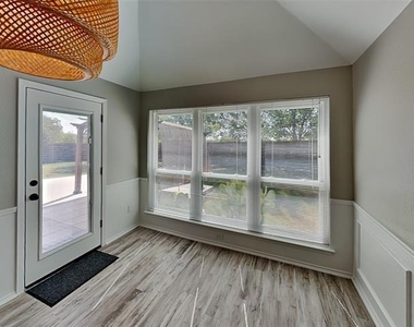 516 E Oak Street - Photo Thumbnail 3