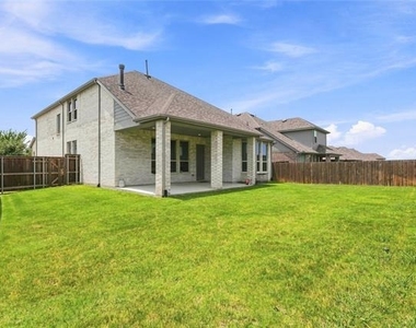 2410 Doncaster Drive - Photo Thumbnail 31