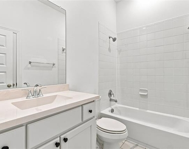 2410 Doncaster Drive - Photo Thumbnail 21