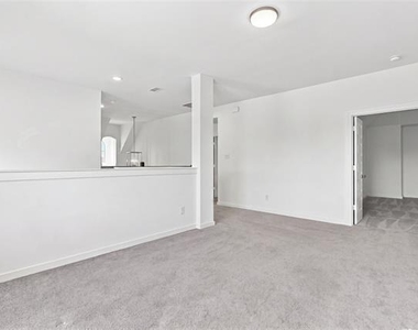 2410 Doncaster Drive - Photo Thumbnail 24