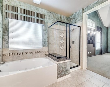 7778 Amberdale Lane - Photo Thumbnail 9